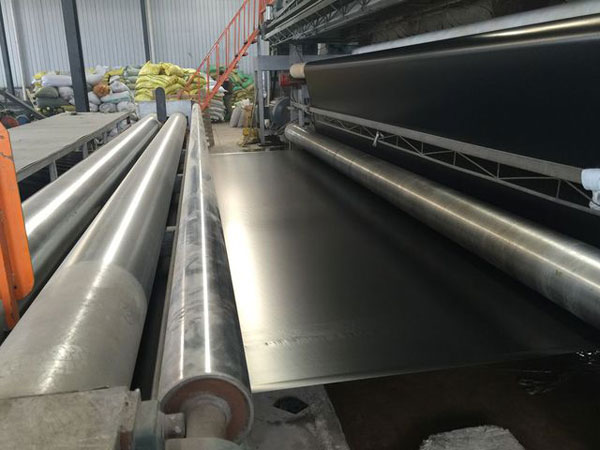 土工膜生產設備